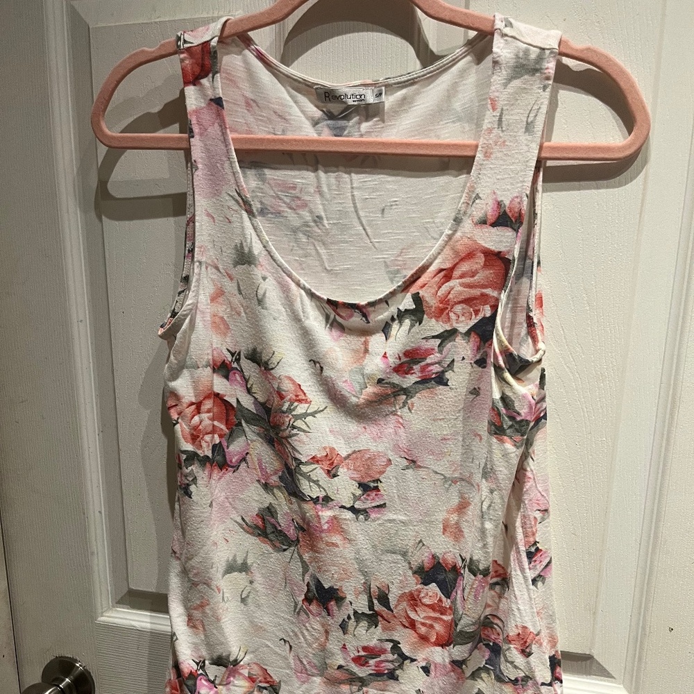 Bundle 2/$20 Sleeveless top